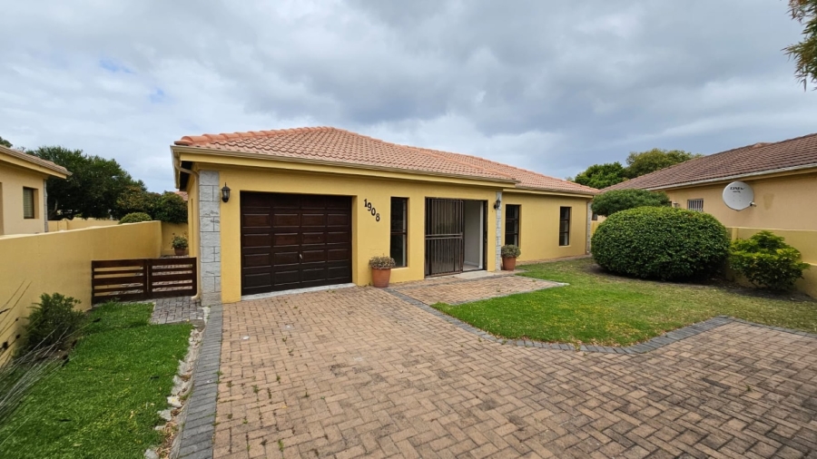 3 Bedroom Property for Sale in Sandbaai Western Cape